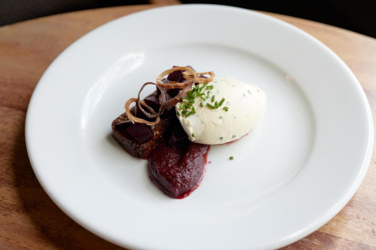 Inn The Pembroke Arms 4*