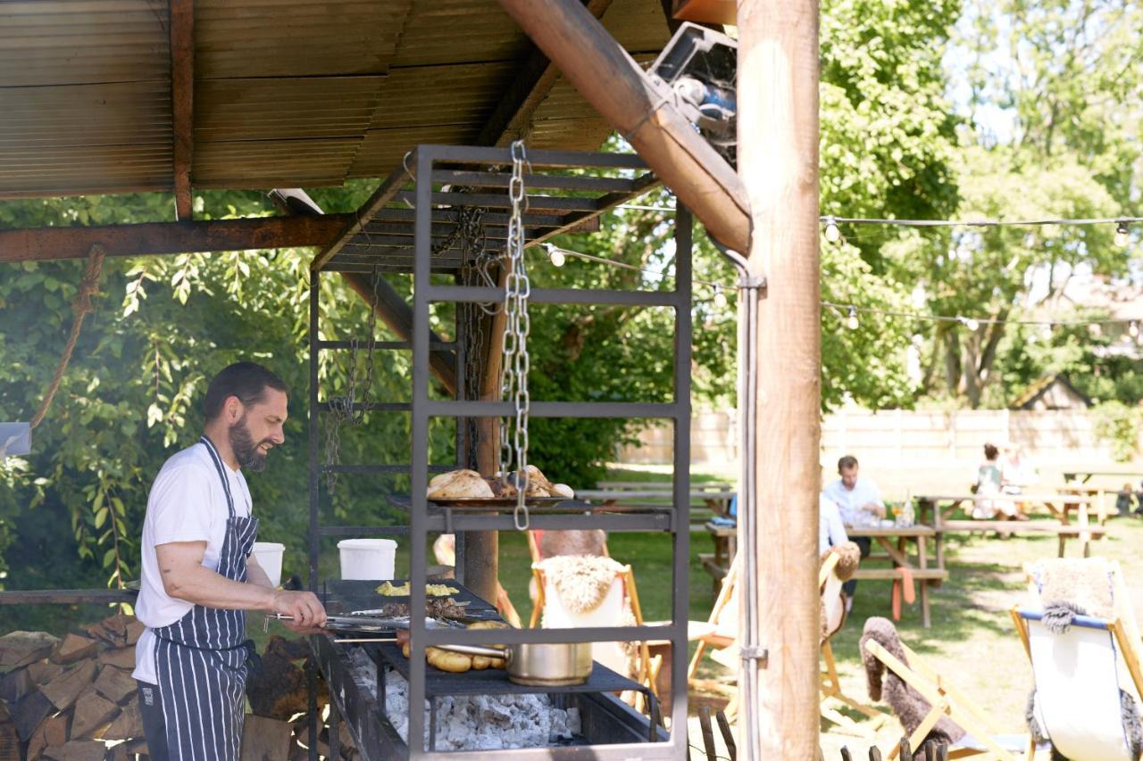 The Pembroke Arms Inn 4*