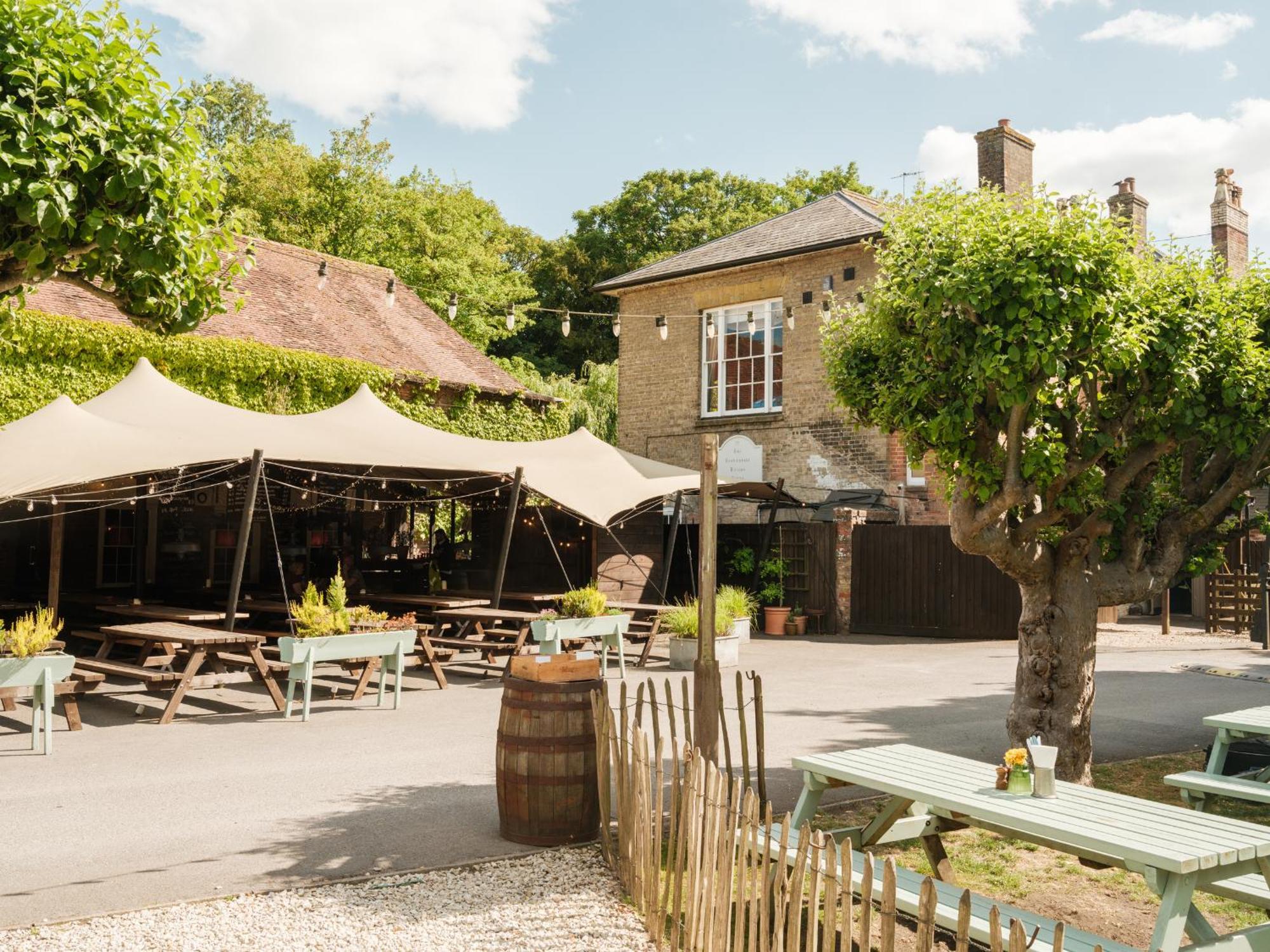 The Pembroke Arms Inn